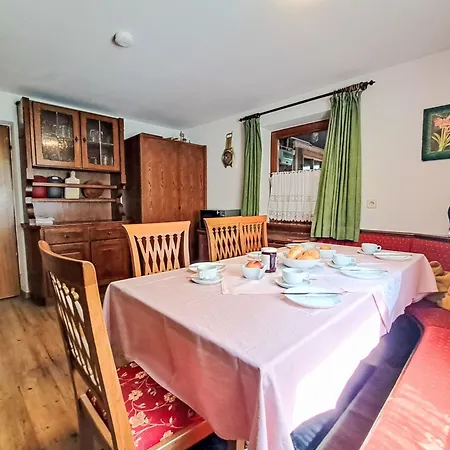 بيت للعطل Farm Eben By Interhome